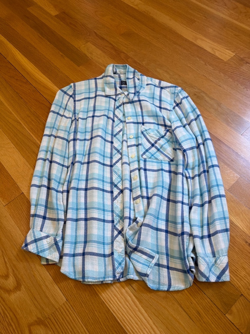Gap womens plaid flannel shirt
